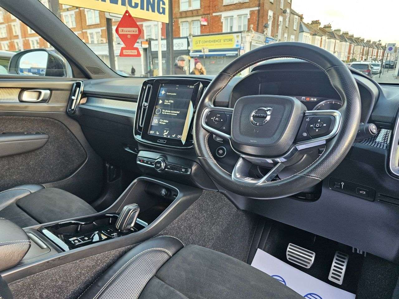 2019 VOLVO XC40 2019 VOLVO XC40
