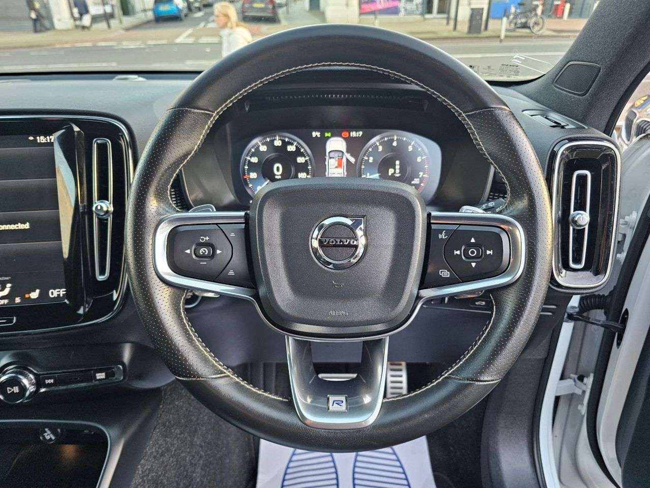 2019 VOLVO XC40 2019 VOLVO XC40