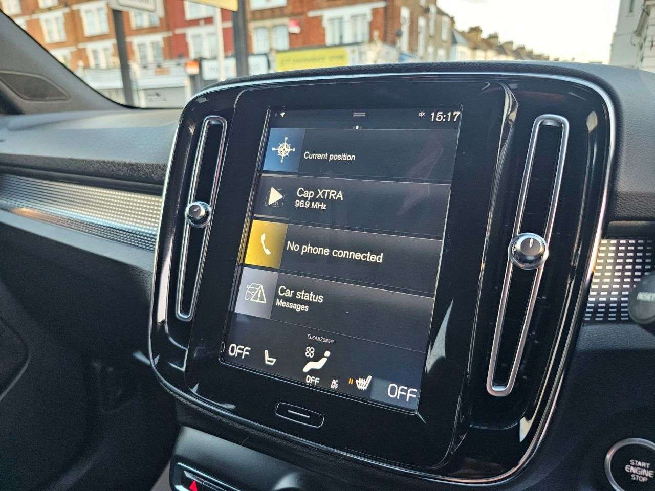 2019 VOLVO XC40 2019 VOLVO XC40