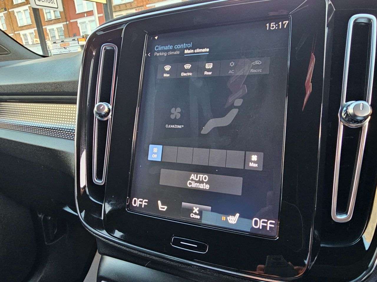 2019 VOLVO XC40 2019 VOLVO XC40