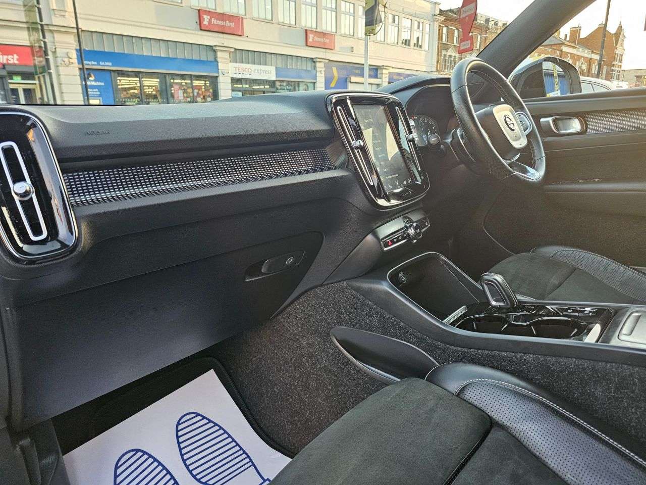 2019 VOLVO XC40 2019 VOLVO XC40