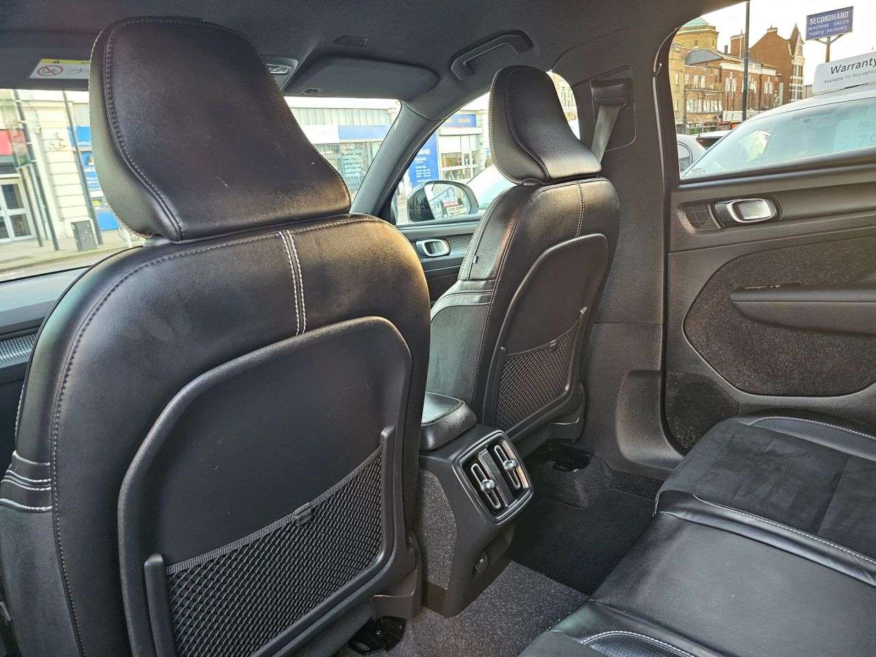 2019 VOLVO XC40 2019 VOLVO XC40