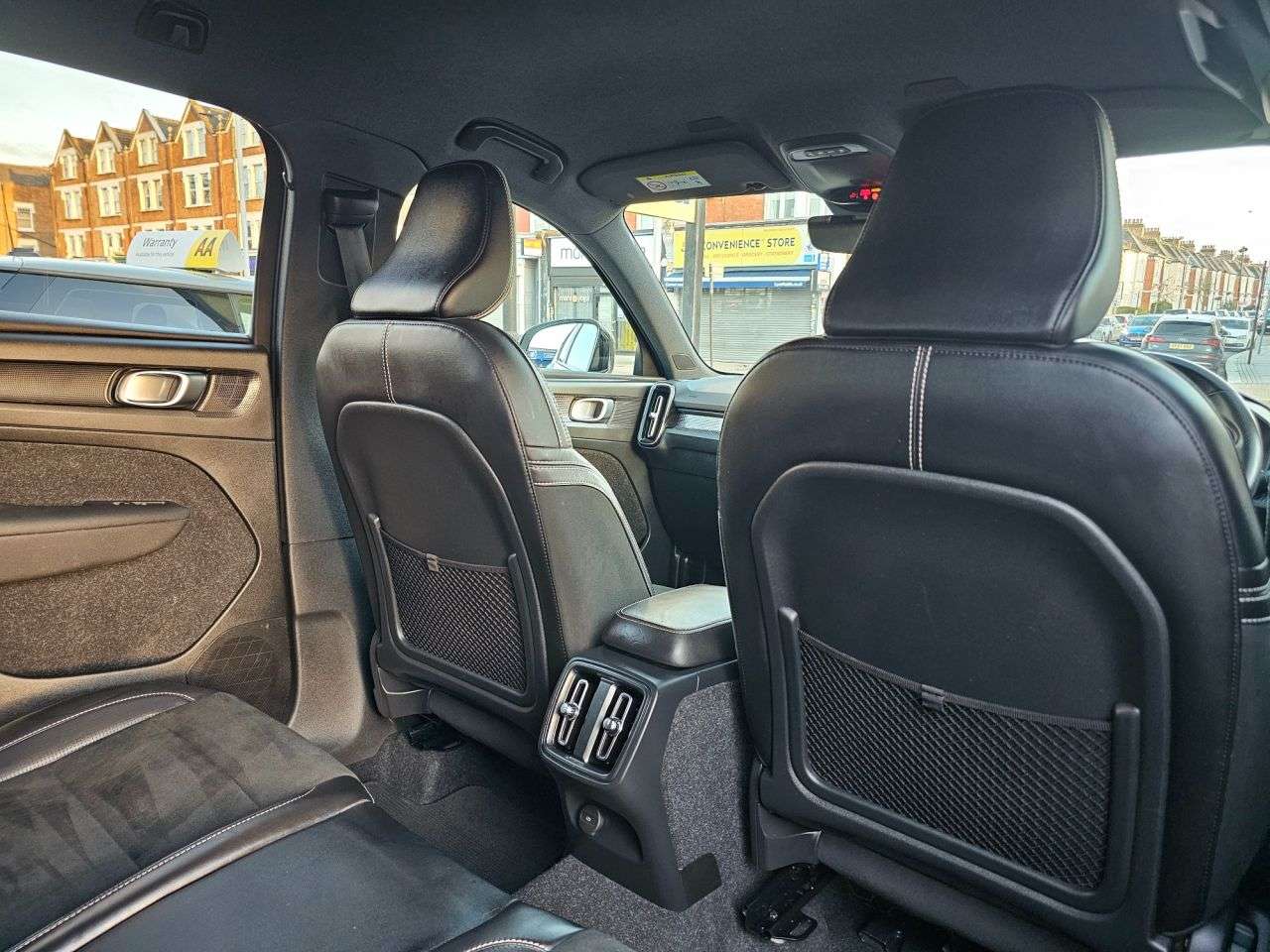 2019 VOLVO XC40 2019 VOLVO XC40