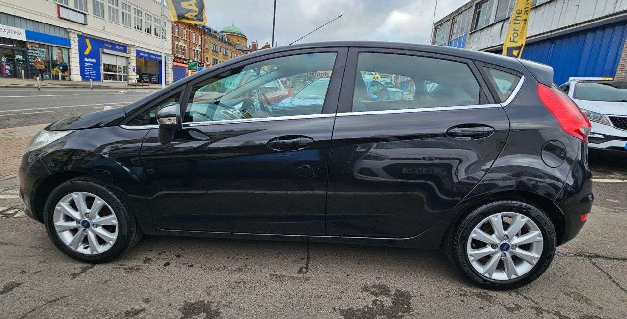 2011 FORD FIESTA 2011 FORD FIESTA