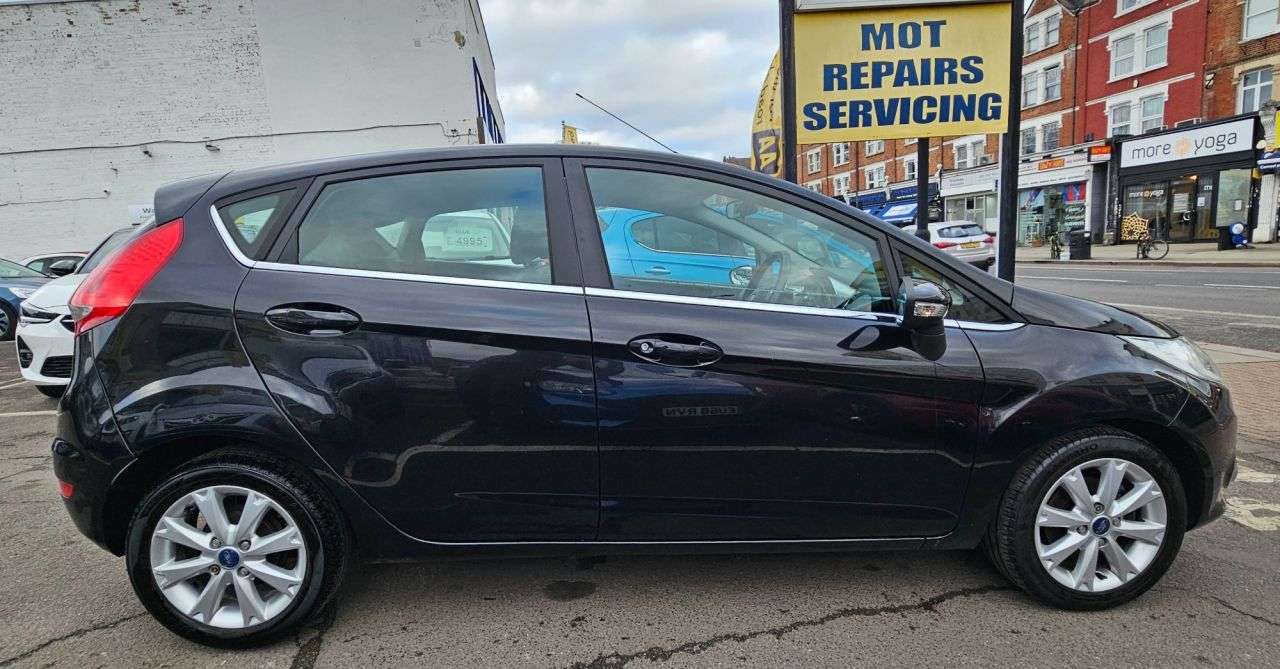 2011 FORD FIESTA 2011 FORD FIESTA