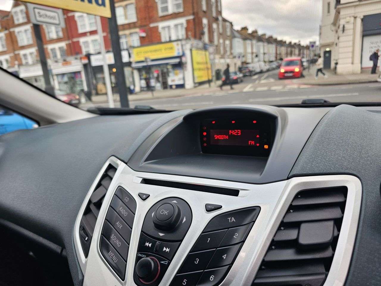 2011 FORD FIESTA 2011 FORD FIESTA