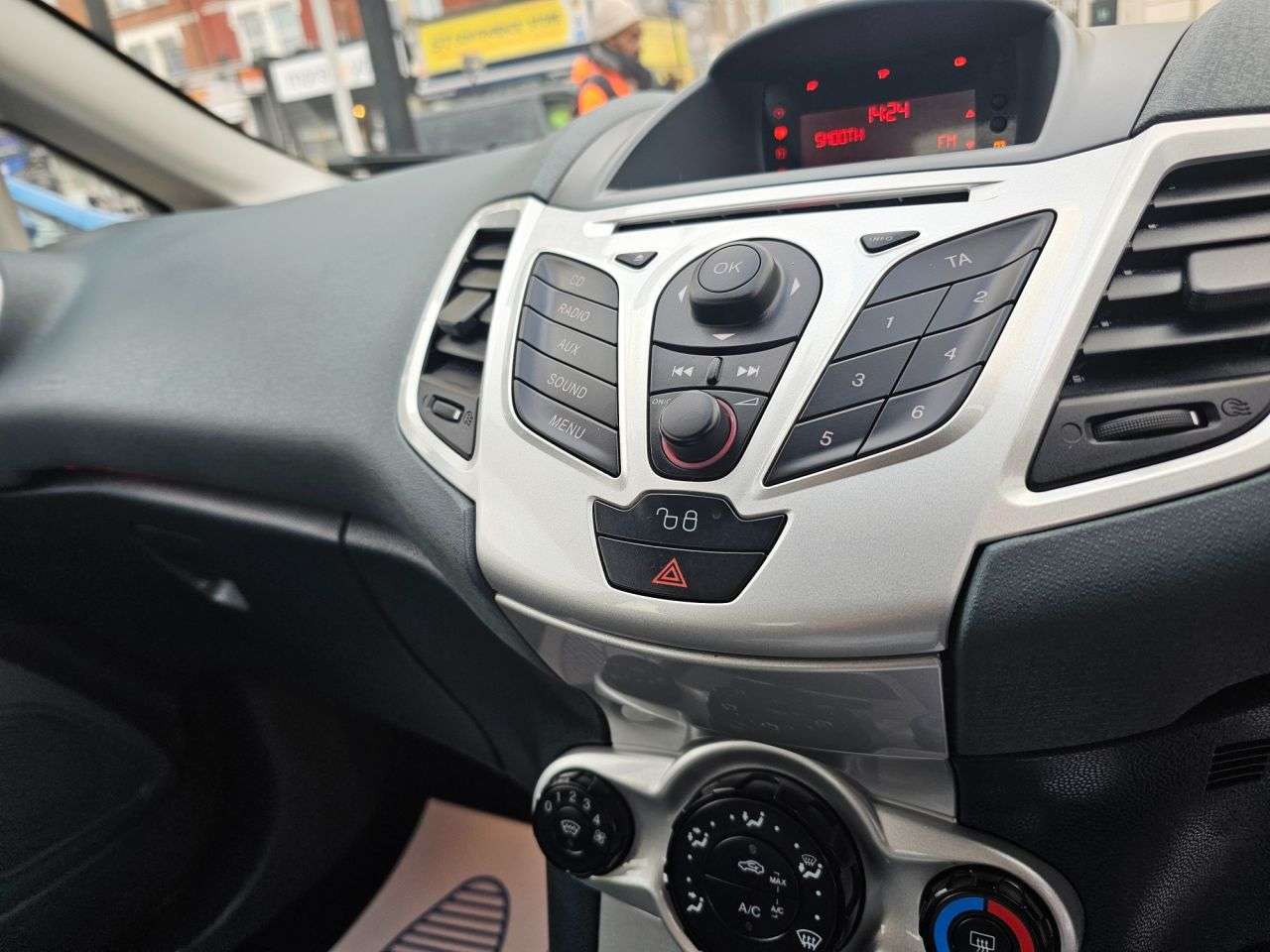 2011 FORD FIESTA 2011 FORD FIESTA