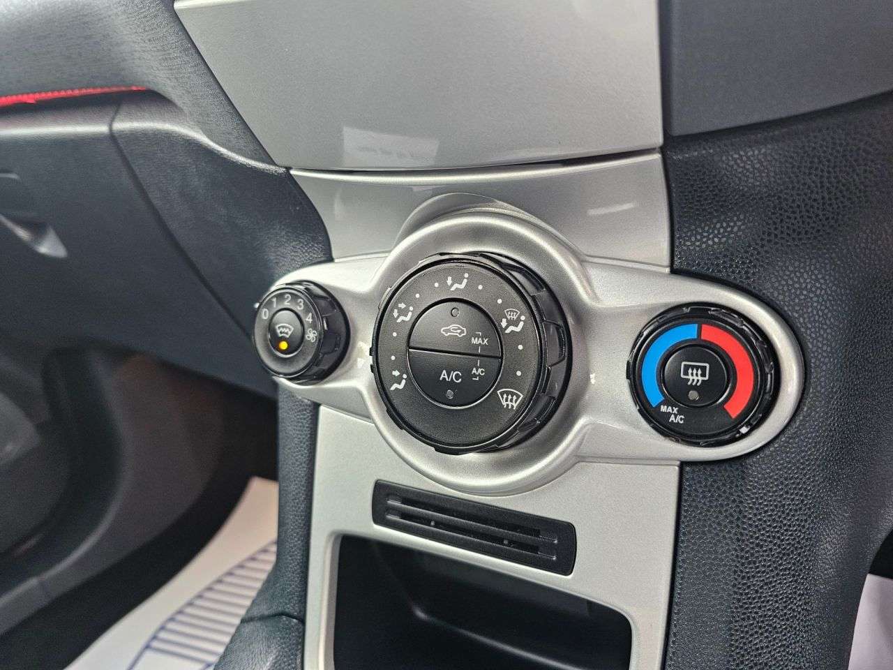 2011 FORD FIESTA 2011 FORD FIESTA