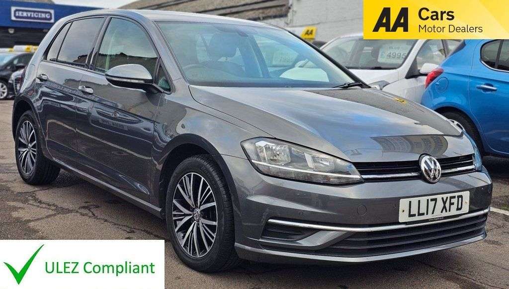A 2017 VOLKSWAGEN GOLF AUTOMATIC 1.4 TSI BlueMotion Tech SE Nav Hatchback 5dr Petrol DSG Euro 6 (s A 2017 VOLKSWAGEN GOLF AUTOMATIC 1.4 TSI BlueMotion Tech SE Nav Hatchback 5dr Petrol DSG Euro 6 (s