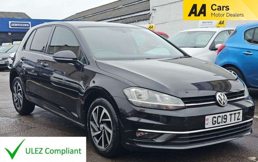 A 2019 VOLKSWAGEN GOLF AUTOMATIC 1.0 TSI Match Hatchback 5dr Petrol DSG Euro 6 (s/s) (115 ps) SAT/ A 2019 VOLKSWAGEN GOLF AUTOMATIC 1.0 TSI Match Hatchback 5dr Petrol DSG Euro 6 (s/s) (115 ps) SAT/