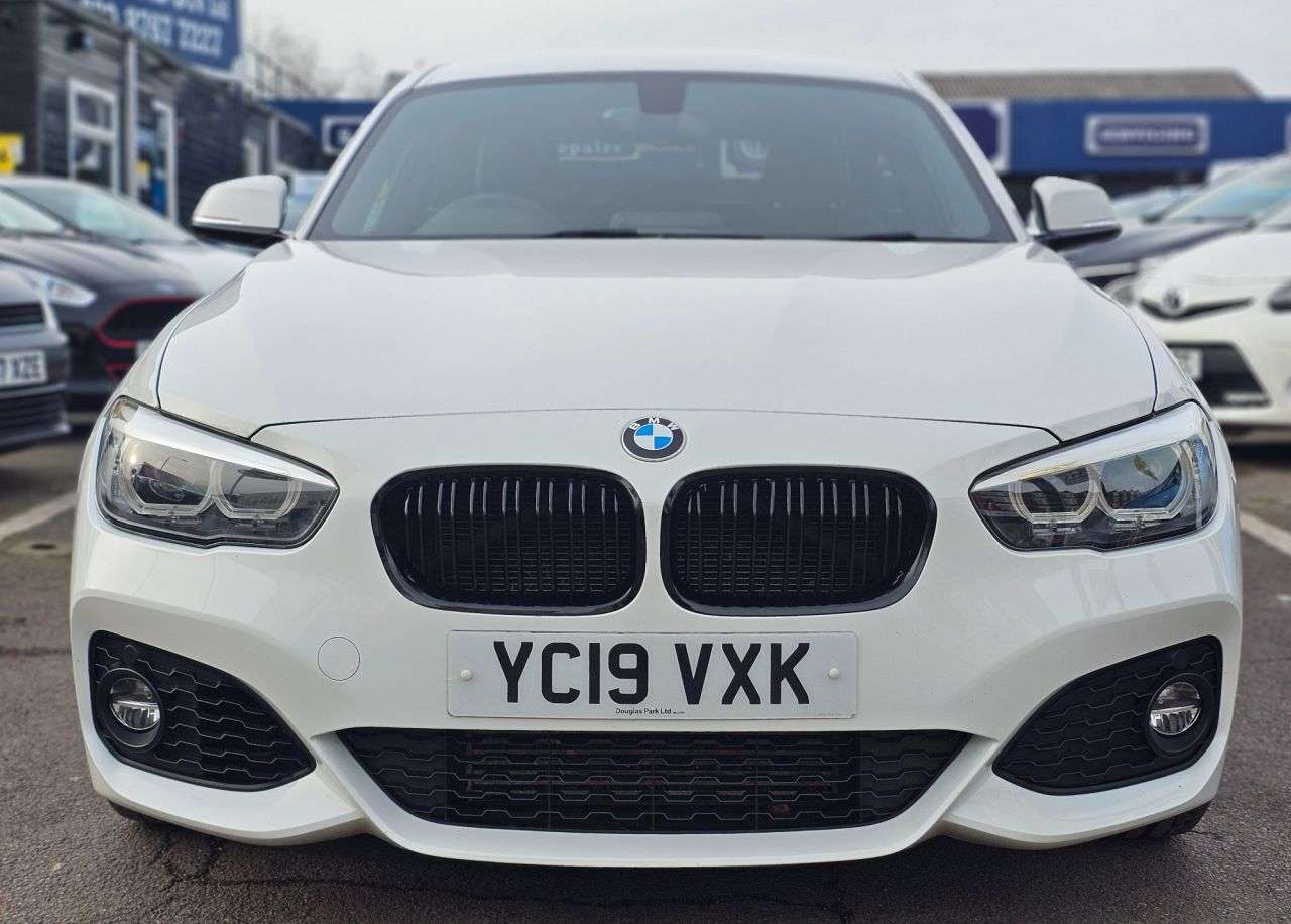 A 2019 BMW 1 SERIES 1.5 118i M Sport Shadow Edition Hatchback 3dr Petrol Manual Euro 6 (s/s) (1 A 2019 BMW 1 SERIES 1.5 118i M Sport Shadow Edition Hatchback 3dr Petrol Manual Euro 6 (s/s) (1