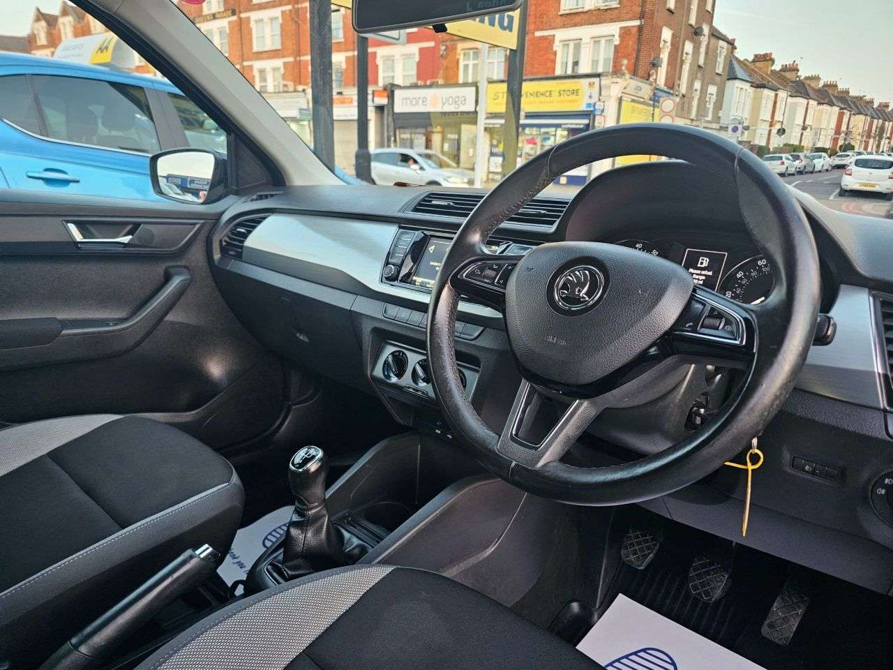 2017 SKODA FABIA 2017 SKODA FABIA