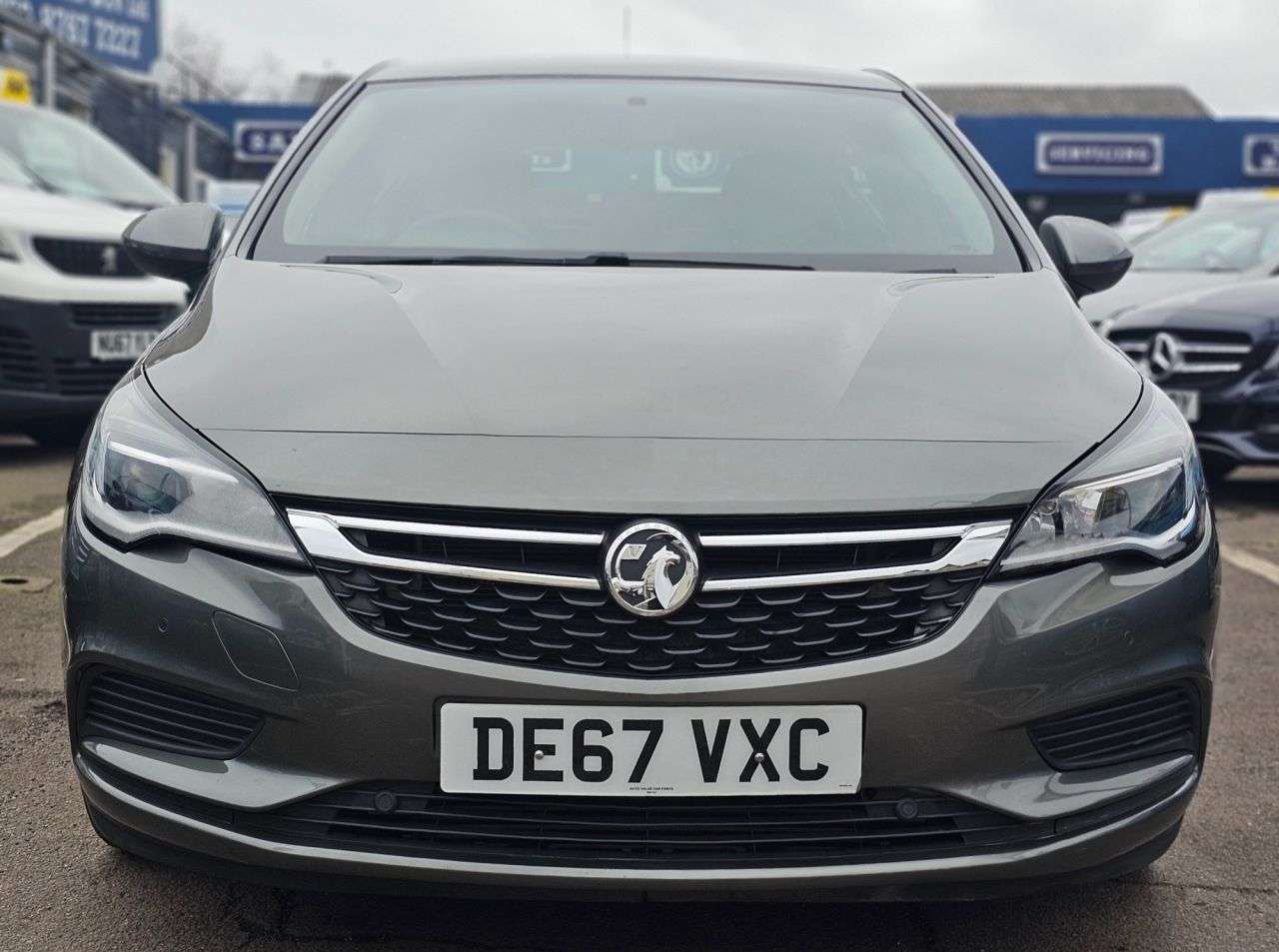 A 2017 VAUXHALL ASTRA 1.4i Turbo Design Hatchback 5dr Petrol Auto Euro 6 (s/s) (150 ps) APPLE CAR A 2017 VAUXHALL ASTRA 1.4i Turbo Design Hatchback 5dr Petrol Auto Euro 6 (s/s) (150 ps) APPLE CAR
