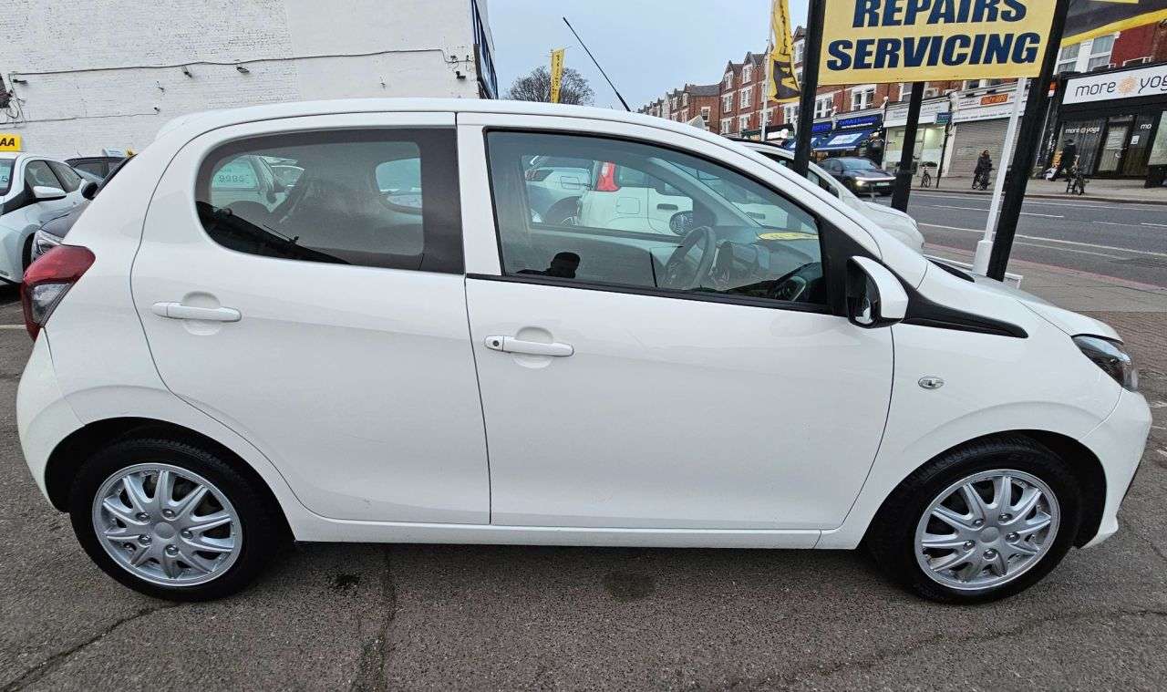 2015 PEUGEOT 108 2015 PEUGEOT 108