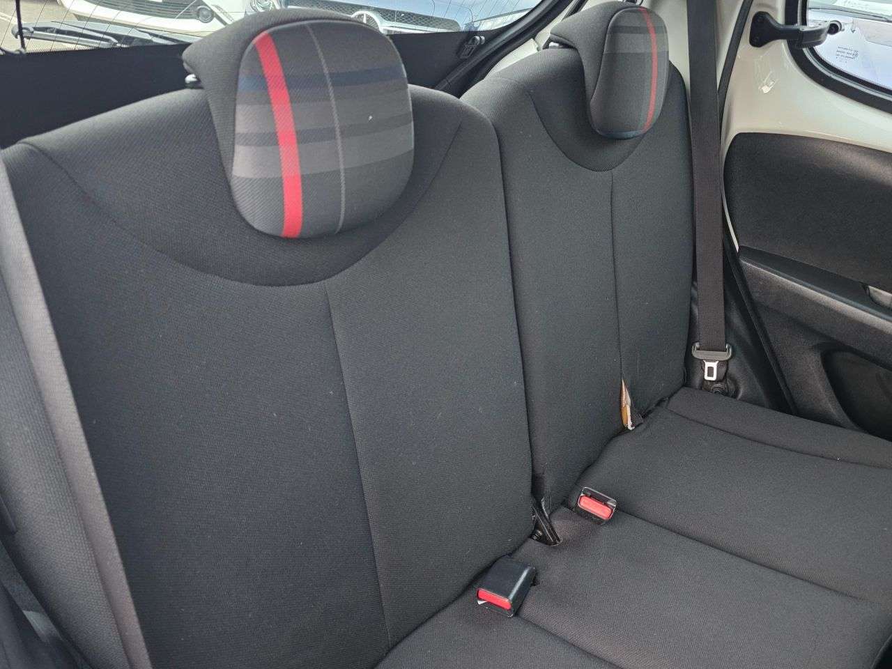 2015 PEUGEOT 108 2015 PEUGEOT 108