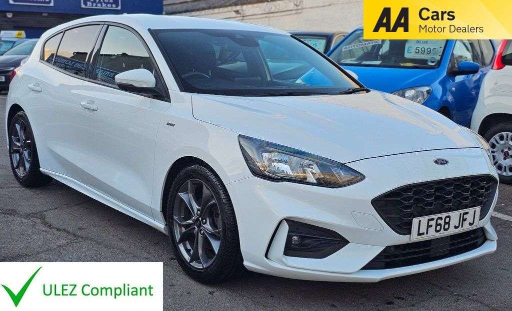 A 2018 FORD FOCUS 1.0T EcoBoost ST-Line Hatchback 5dr Petrol Manual Euro 6 (s/s) (125 ps) VER A 2018 FORD FOCUS 1.0T EcoBoost ST-Line Hatchback 5dr Petrol Manual Euro 6 (s/s) (125 ps) VER
