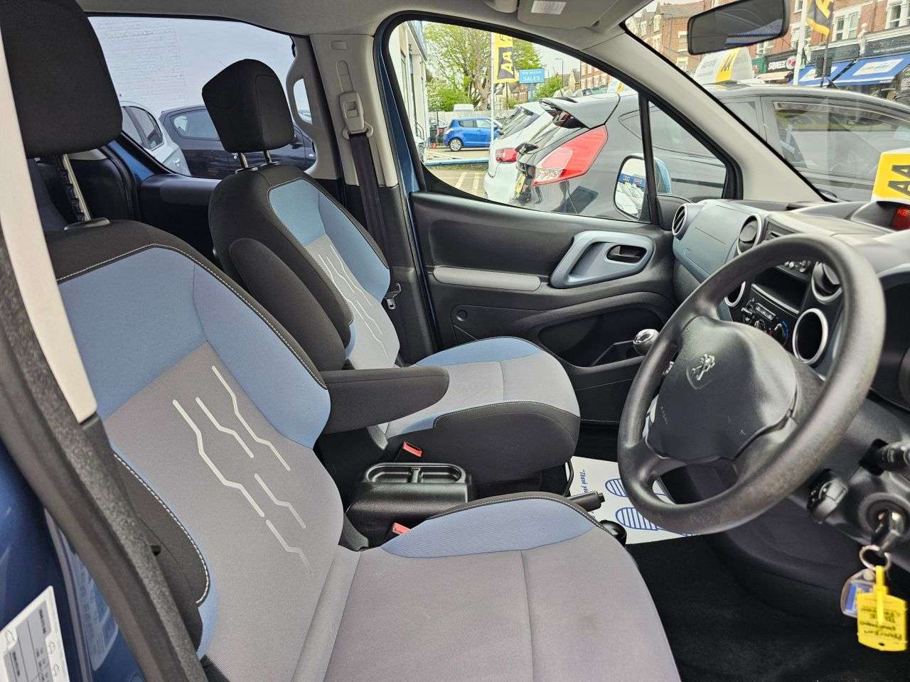 2014 PEUGEOT PARTNER TEPEE 2014 PEUGEOT PARTNER TEPEE