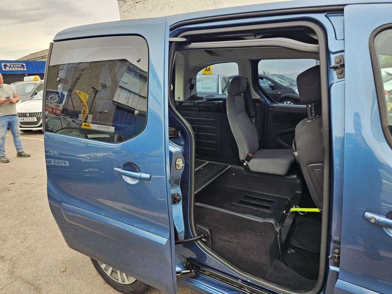 2014 PEUGEOT PARTNER TEPEE 2014 PEUGEOT PARTNER TEPEE