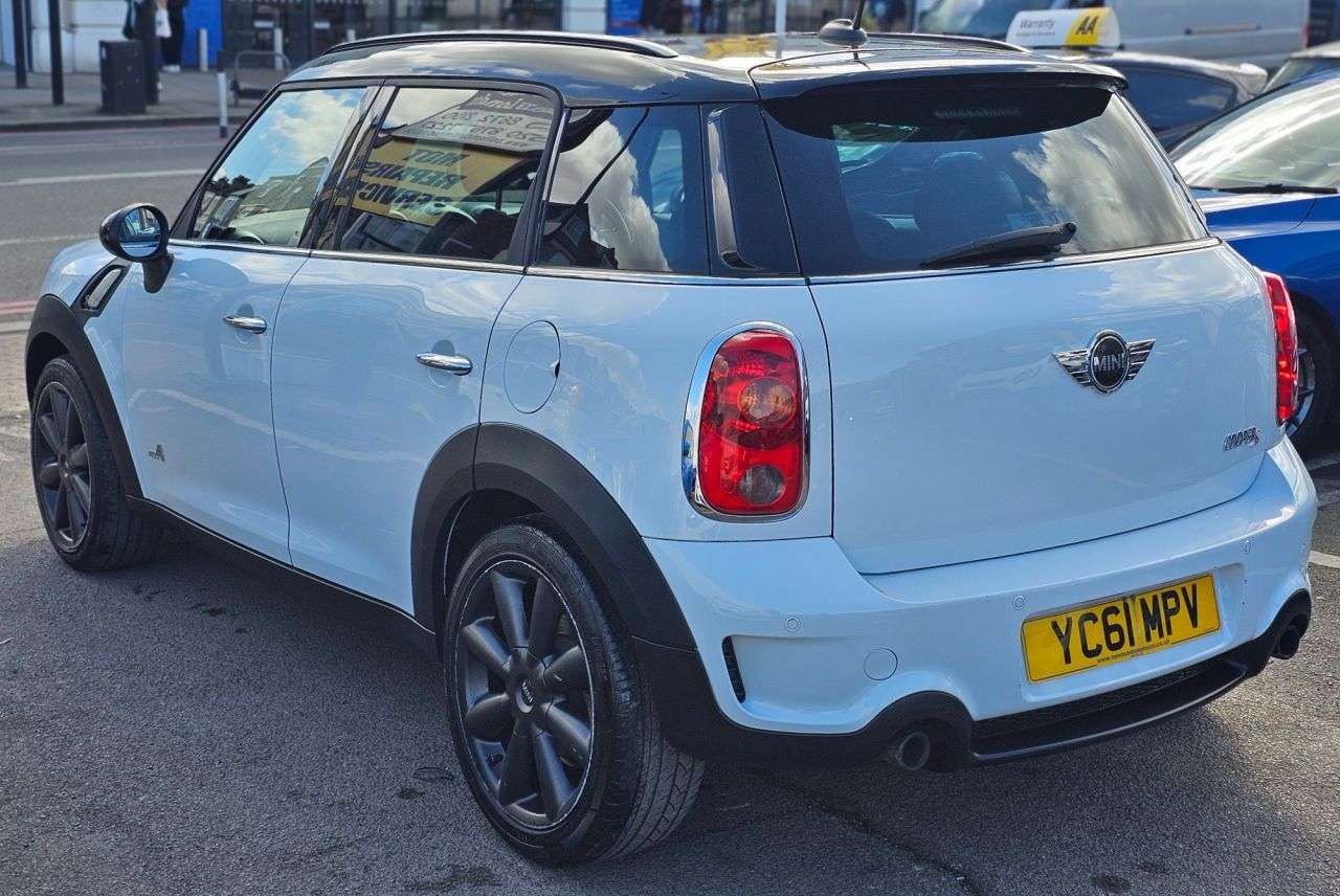 2011 MINI COUNTRYMAN 2011 MINI COUNTRYMAN