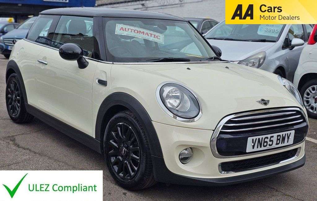 A 2015 MINI HATCH AUTOMATIC 1.5 Cooper Hatchback 3dr Petrol Auto Euro 6 (s/s) (136 ps) REAR P A 2015 MINI HATCH AUTOMATIC 1.5 Cooper Hatchback 3dr Petrol Auto Euro 6 (s/s) (136 ps) REAR P