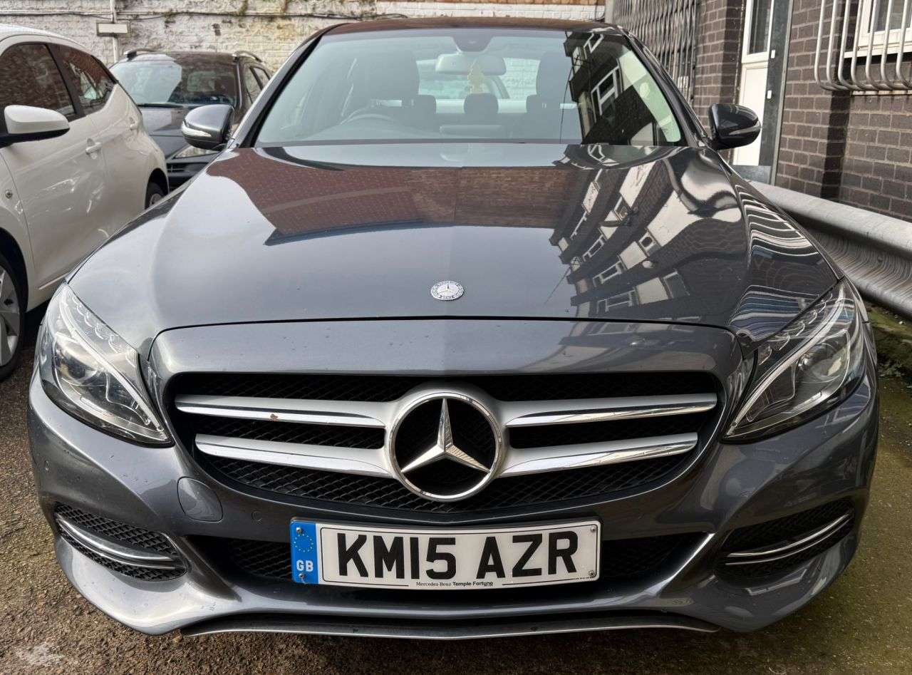 A 2015 MERCEDES-BENZ C-CLASS 2.0 C200 Sport Saloon 4dr Petrol 7G-Tronic+ Euro 6 (s/s) (184 ps) REVERSE C A 2015 MERCEDES-BENZ C-CLASS 2.0 C200 Sport Saloon 4dr Petrol 7G-Tronic+ Euro 6 (s/s) (184 ps) REVERSE C