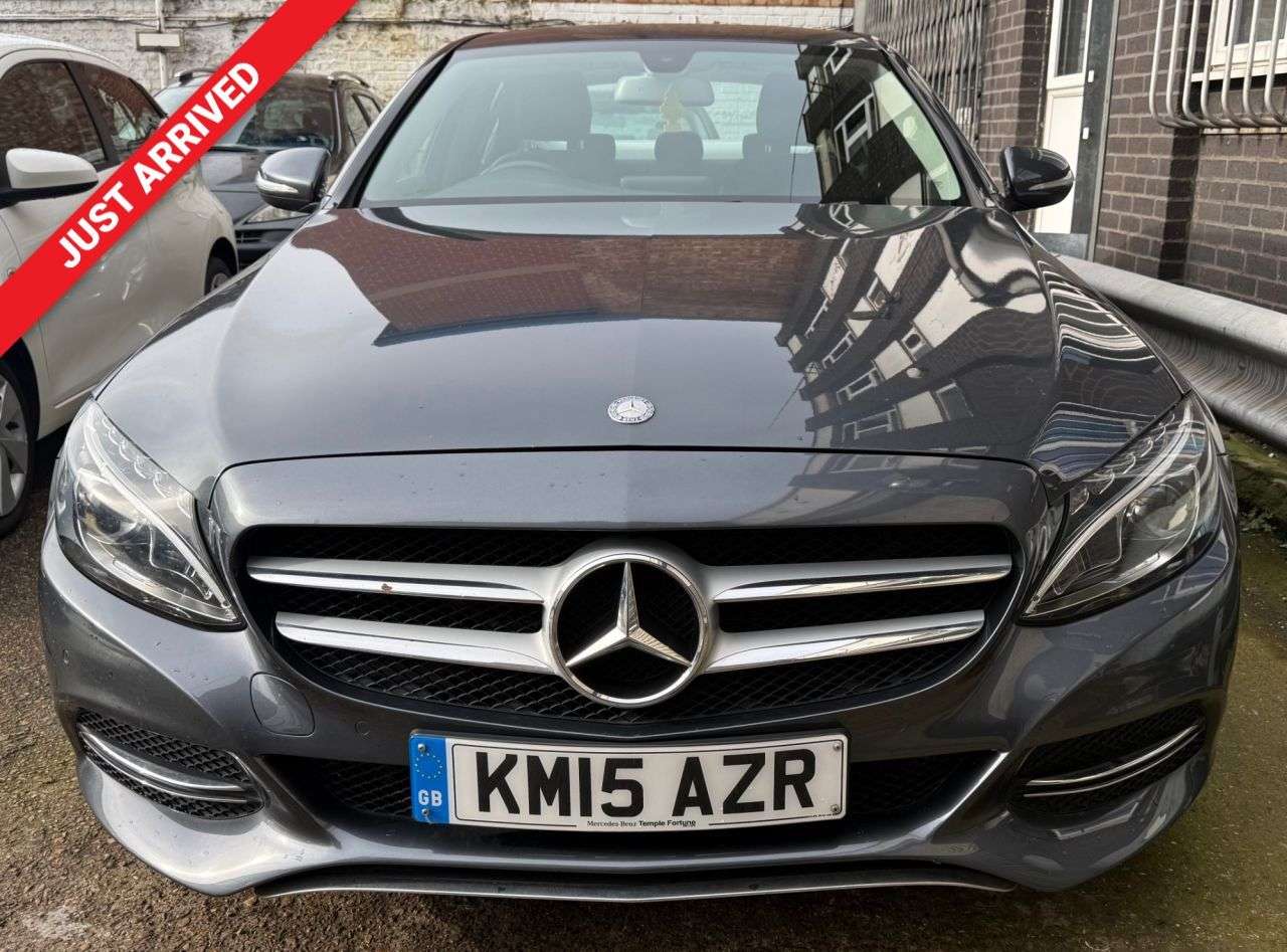 A 2015 MERCEDES-BENZ C-CLASS 2.0 C200 Sport Saloon 4dr Petrol 7G-Tronic+ Euro 6 (s/s) (184 ps) REVERSE C A 2015 MERCEDES-BENZ C-CLASS 2.0 C200 Sport Saloon 4dr Petrol 7G-Tronic+ Euro 6 (s/s) (184 ps) REVERSE C