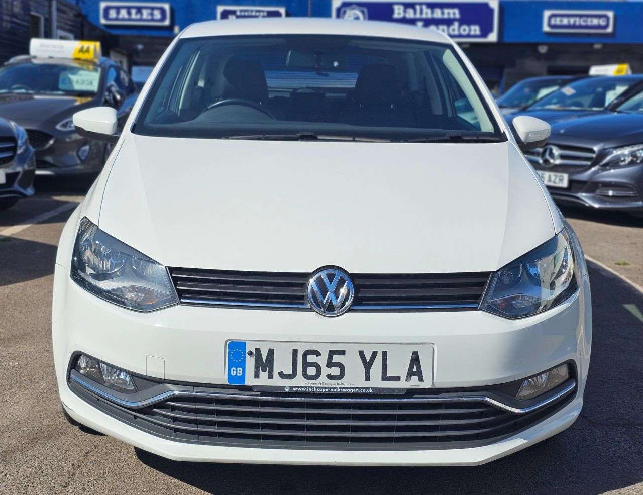 A 2015 VOLKSWAGEN POLO 1.2 TSI BlueMotion Tech SE Hatchback 3dr Petrol Manual Euro 6 (s/s) (90 ps) A 2015 VOLKSWAGEN POLO 1.2 TSI BlueMotion Tech SE Hatchback 3dr Petrol Manual Euro 6 (s/s) (90 ps)