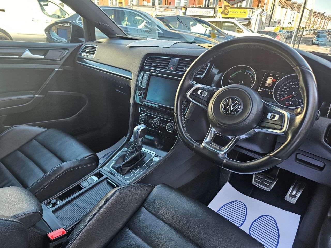 2017 VOLKSWAGEN GOLF 2017 VOLKSWAGEN GOLF