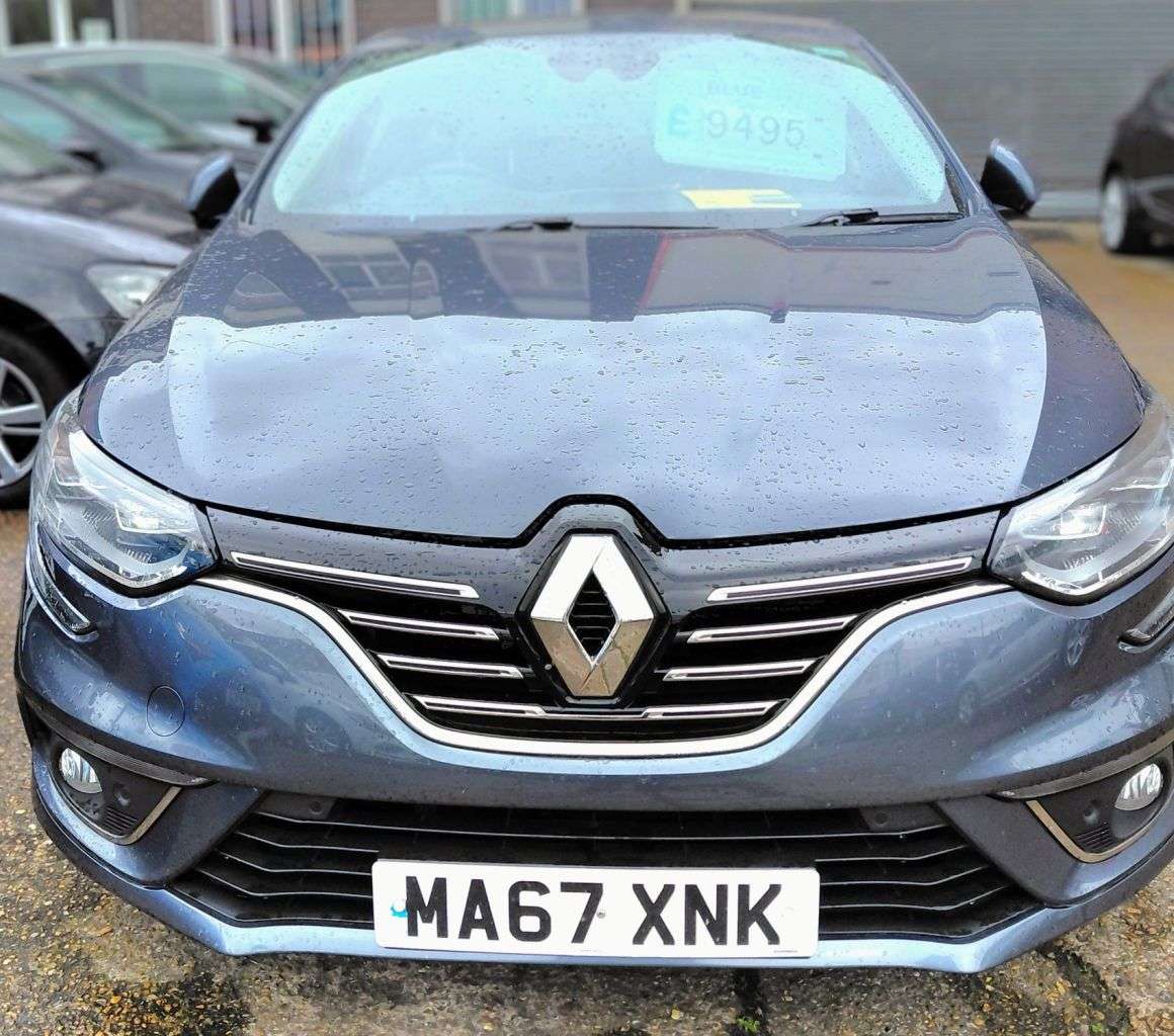 A 2017 RENAULT MEGANE AUTOMATIC 1.2 TCe Signature Nav Hatchback 5dr Petrol EDC Euro 6 (130 ps) 1 A 2017 RENAULT MEGANE AUTOMATIC 1.2 TCe Signature Nav Hatchback 5dr Petrol EDC Euro 6 (130 ps) 1