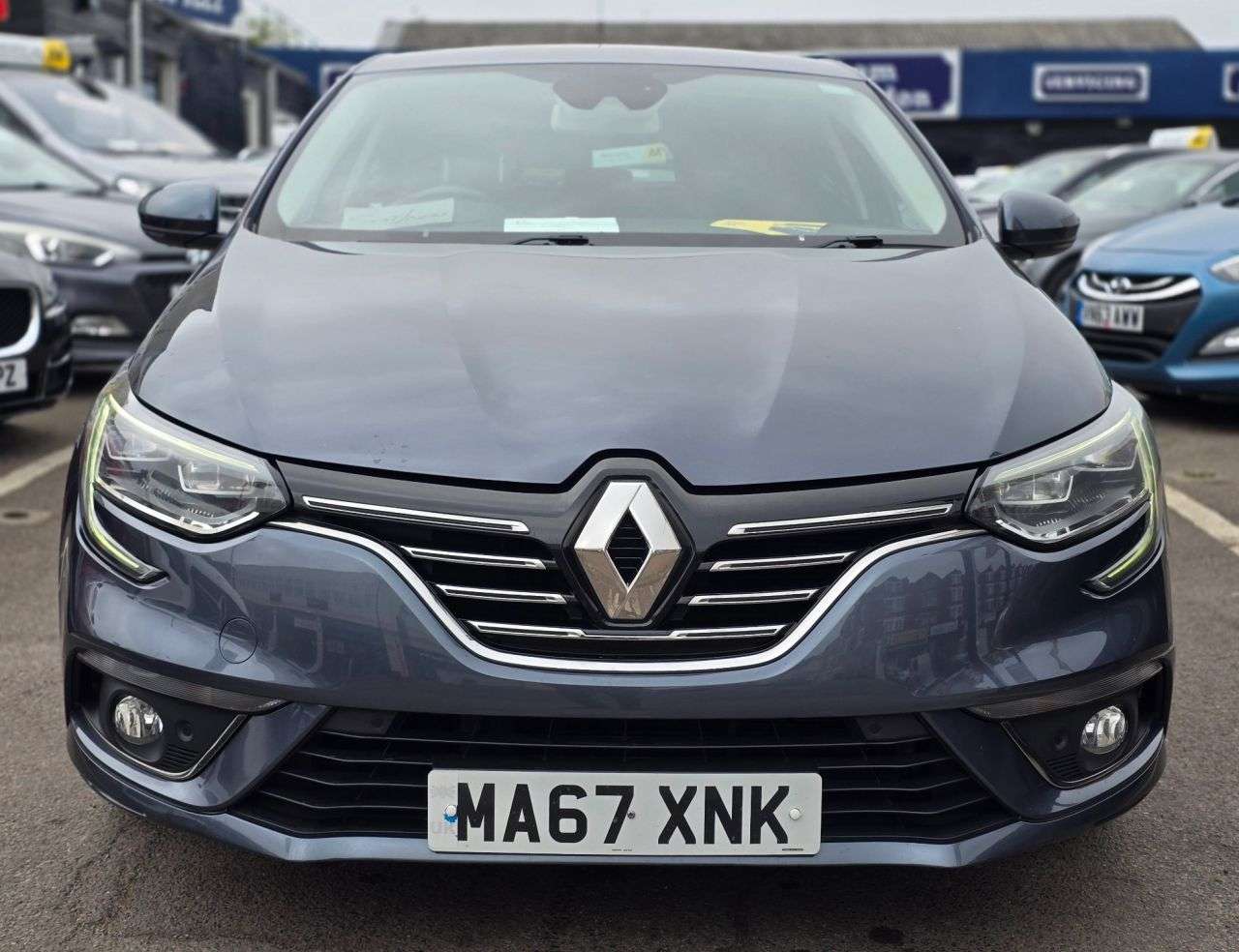 A 2017 RENAULT MEGANE AUTOMATIC 1.2 TCe Signature Nav Hatchback 5dr Petrol EDC Euro 6 (130 ps) 1 A 2017 RENAULT MEGANE AUTOMATIC 1.2 TCe Signature Nav Hatchback 5dr Petrol EDC Euro 6 (130 ps) 1