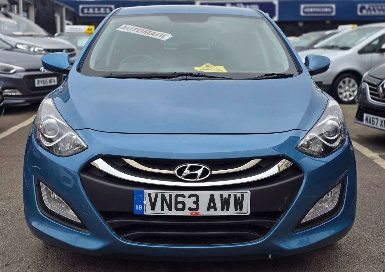 A 2013 HYUNDAI I30 1.6 Active AUTOMATIC Hatchback 5dr Petrol Auto Euro 5 (120 ps) USB/AUX/BLUE A 2013 HYUNDAI I30 1.6 Active AUTOMATIC Hatchback 5dr Petrol Auto Euro 5 (120 ps) USB/AUX/BLUE
