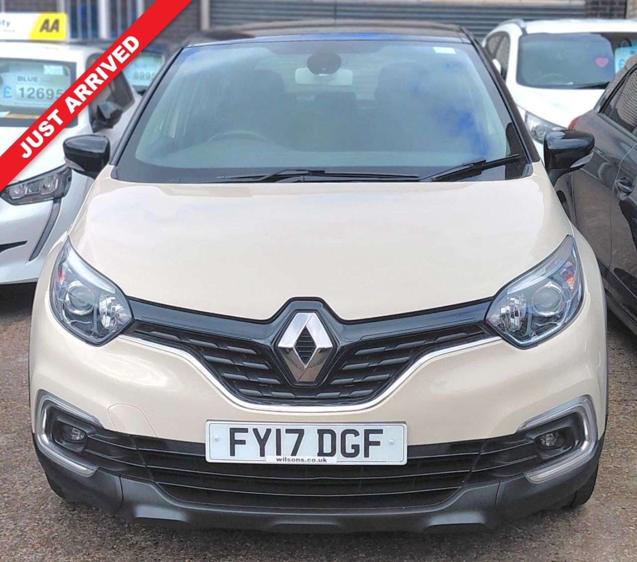 A 2017 RENAULT CAPTUR 1.2 TCe ENERGY Dynamique Nav SUV 5dr Petrol EDC Euro 6 (s/s) (120 ps) MOT 3 A 2017 RENAULT CAPTUR 1.2 TCe ENERGY Dynamique Nav SUV 5dr Petrol EDC Euro 6 (s/s) (120 ps) MOT 3