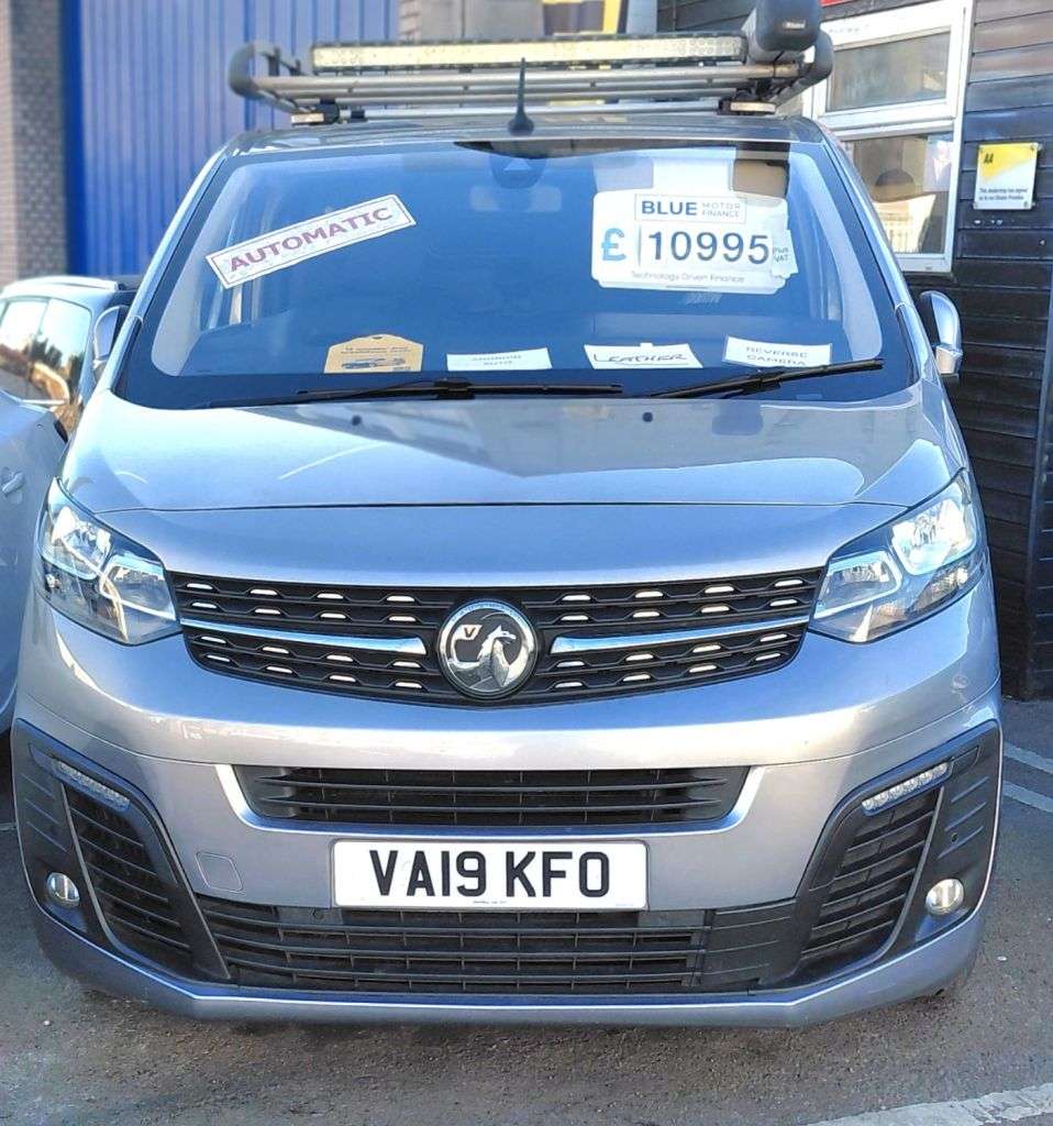 A 2019 VAUXHALL VIVARO AUTOMATIC 2.0 Turbo D 3100 Elite Panel Van 5dr Diesel Auto L1 H1 Euro 6 (s/ A 2019 VAUXHALL VIVARO AUTOMATIC 2.0 Turbo D 3100 Elite Panel Van 5dr Diesel Auto L1 H1 Euro 6 (s/