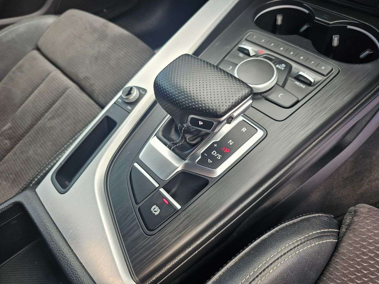 2018 AUDI A4 2018 AUDI A4