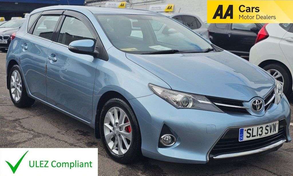 A 2013 TOYOTA AURIS 1.33 Dual VVT-i Icon Hatchback 5dr Petrol Manual Euro 5 (s/s) (101 ps) REVE A 2013 TOYOTA AURIS 1.33 Dual VVT-i Icon Hatchback 5dr Petrol Manual Euro 5 (s/s) (101 ps) REVE