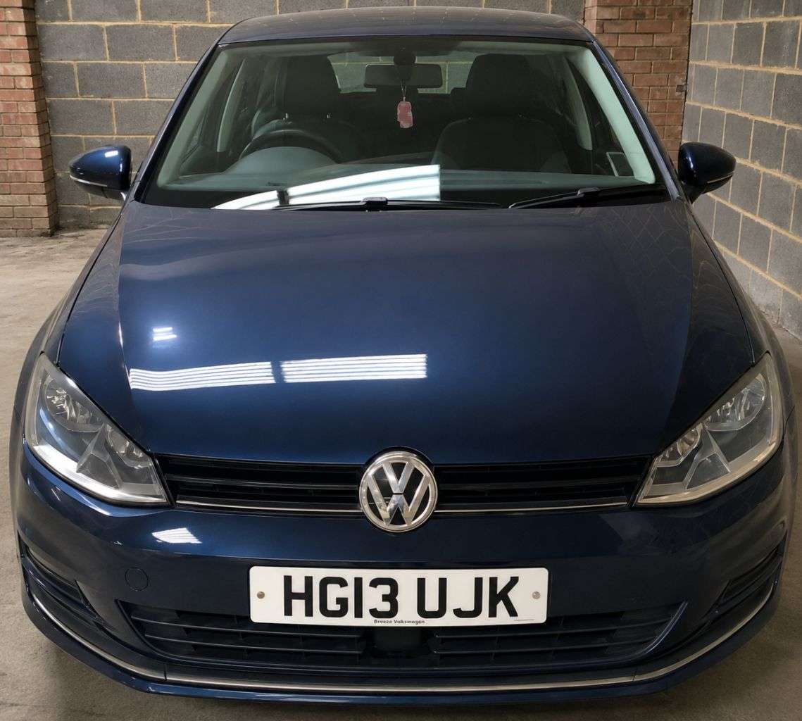A 2013 VOLKSWAGEN GOLF 1.4 TSI BlueMotion Tech ACT GT Hatchback 5dr Petrol DSG Euro 6 (s/s) (140 p A 2013 VOLKSWAGEN GOLF 1.4 TSI BlueMotion Tech ACT GT Hatchback 5dr Petrol DSG Euro 6 (s/s) (140 p
