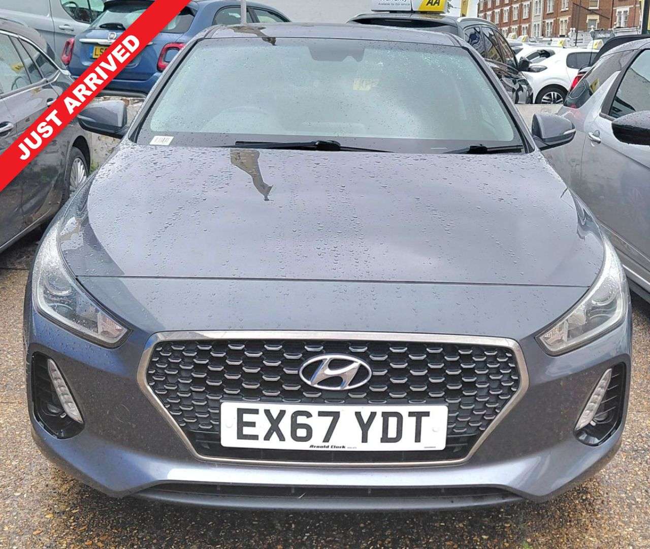 A 2017 HYUNDAI I30 1.0 T-GDi Blue Drive SE Nav Hatchback 5dr Petrol Manual Euro 6 (s/s) (120 p A 2017 HYUNDAI I30 1.0 T-GDi Blue Drive SE Nav Hatchback 5dr Petrol Manual Euro 6 (s/s) (120 p