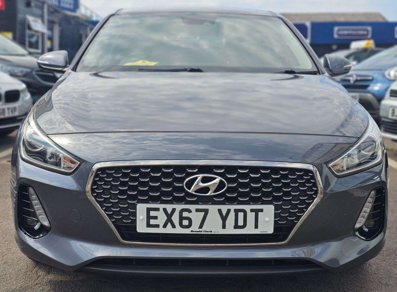 A 2017 HYUNDAI I30 1.0 T-GDi Blue Drive SE Nav Hatchback 5dr Petrol Manual Euro 6 (s/s) (120 p A 2017 HYUNDAI I30 1.0 T-GDi Blue Drive SE Nav Hatchback 5dr Petrol Manual Euro 6 (s/s) (120 p