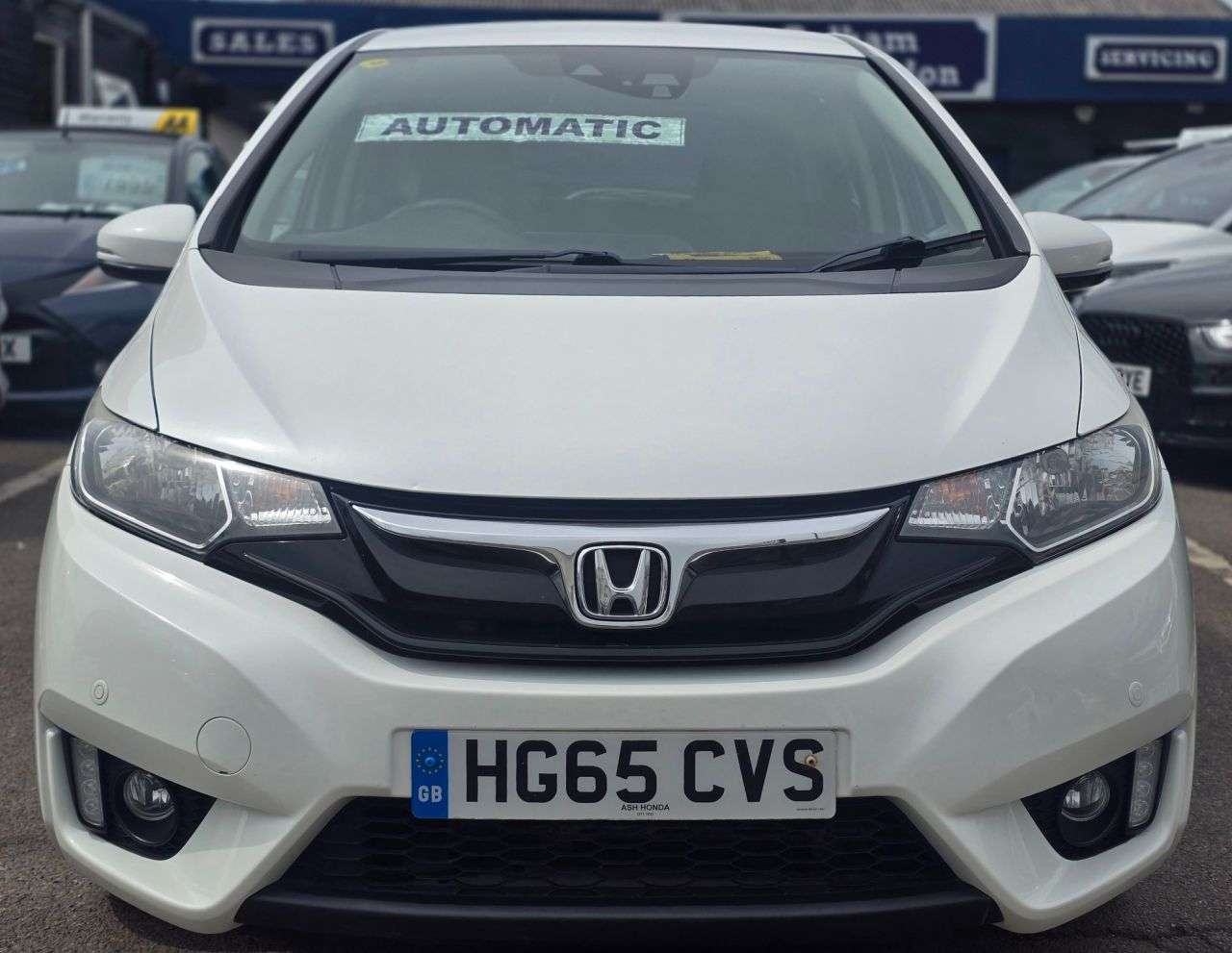 A 2015 HONDA JAZZ AUTOMATIC 1.3 i-VTEC SE Hatchback 5dr Petrol CVT Euro 6 (s/s) (102 ps) FULL A 2015 HONDA JAZZ AUTOMATIC 1.3 i-VTEC SE Hatchback 5dr Petrol CVT Euro 6 (s/s) (102 ps) FULL