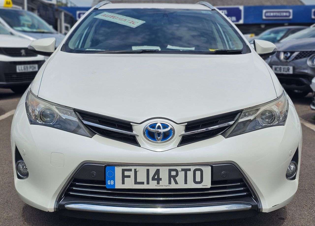 A 2014 TOYOTA AURIS 1.8 VVT-h Excel Touring Sports 5dr Petrol Hybrid CVT Euro 5 (s/s) (136 ps) A 2014 TOYOTA AURIS 1.8 VVT-h Excel Touring Sports 5dr Petrol Hybrid CVT Euro 5 (s/s) (136 ps)