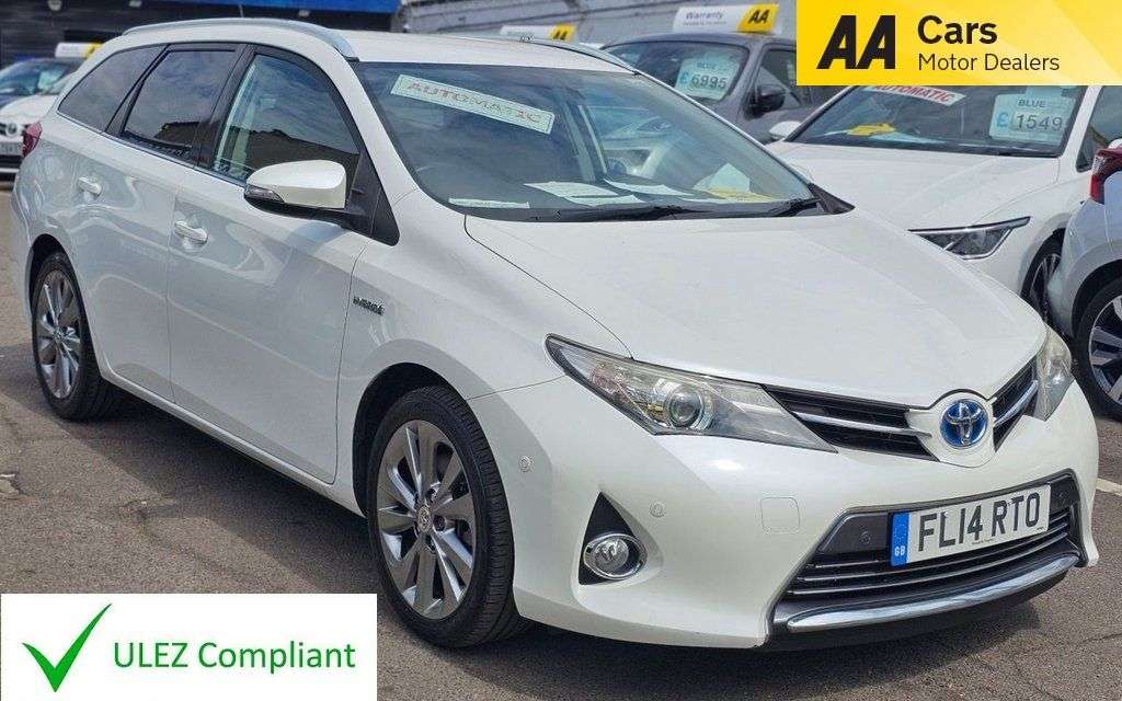 A 2014 TOYOTA AURIS 1.8 VVT-h Excel Touring Sports 5dr Petrol Hybrid CVT Euro 5 (s/s) (136 ps) A 2014 TOYOTA AURIS 1.8 VVT-h Excel Touring Sports 5dr Petrol Hybrid CVT Euro 5 (s/s) (136 ps)