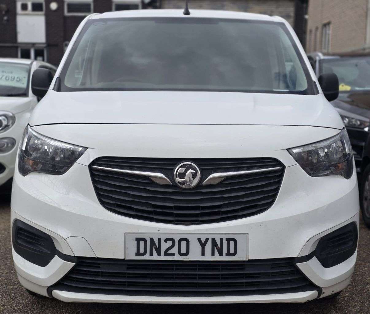 A 2020 VAUXHALL COMBO 1.6 Turbo D 2300 Sportive Panel Van 4dr Diesel Manual L1 H1 Euro 6 (s/s) (1 A 2020 VAUXHALL COMBO 1.6 Turbo D 2300 Sportive Panel Van 4dr Diesel Manual L1 H1 Euro 6 (s/s) (1