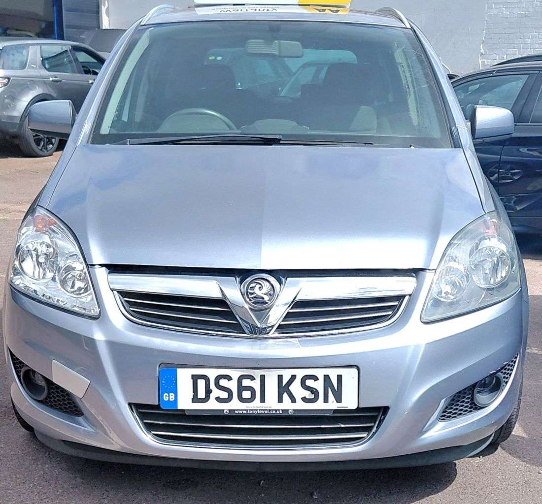 A 2011 VAUXHALL ZAFIRA 1.8 16V SRi MPV 5dr Petrol Manual Euro 5 (140 ps) MOT 18.02.2027,7 SEATER A 2011 VAUXHALL ZAFIRA 1.8 16V SRi MPV 5dr Petrol Manual Euro 5 (140 ps) MOT 18.02.2027,7 SEATER
