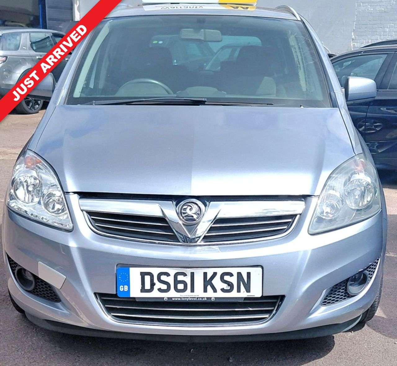 A 2011 VAUXHALL ZAFIRA 1.8 16V SRi MPV 5dr Petrol Manual Euro 5 (140 ps) MOT 18.02.2027,7 SEATER A 2011 VAUXHALL ZAFIRA 1.8 16V SRi MPV 5dr Petrol Manual Euro 5 (140 ps) MOT 18.02.2027,7 SEATER