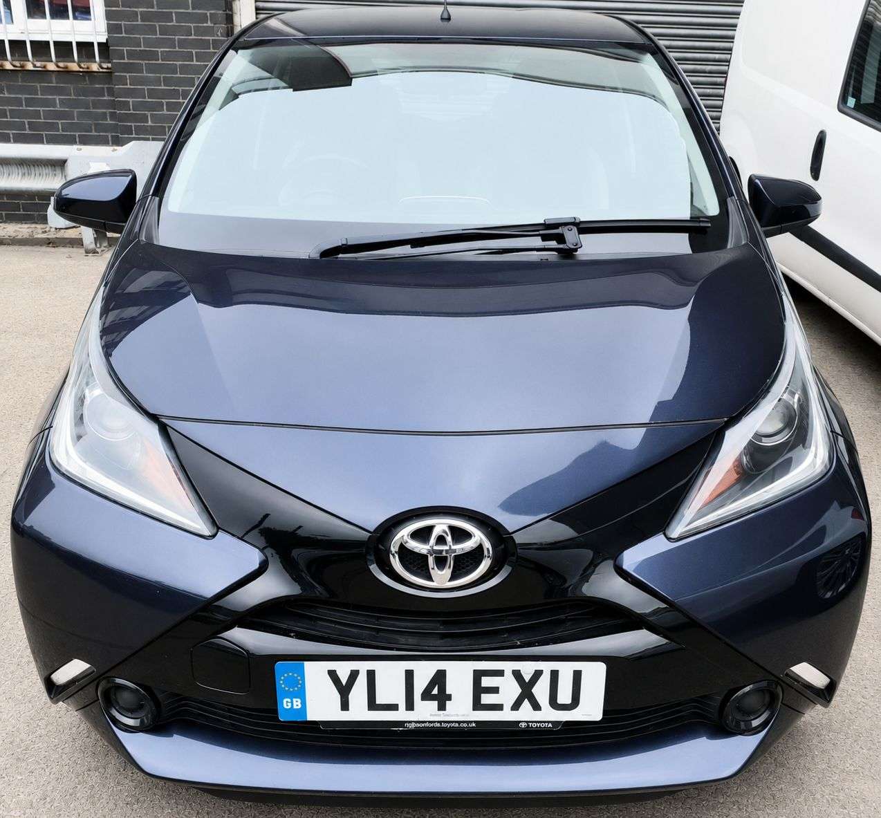 A 2014 TOYOTA AYGO 1.0 VVT-i x-play Hatchback 5dr Petrol Manual Euro 5 Euro 5 (68 ps) MOT 03.0 A 2014 TOYOTA AYGO 1.0 VVT-i x-play Hatchback 5dr Petrol Manual Euro 5 Euro 5 (68 ps) MOT 03.0