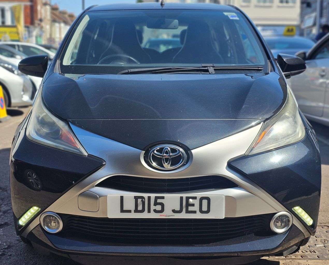 A 2015 TOYOTA AYGO AUTOMATIC 1.0 VVT-i x-clusiv Hatchback 5dr Petrol x-shift Euro 5 Euro 5 (68 A 2015 TOYOTA AYGO AUTOMATIC 1.0 VVT-i x-clusiv Hatchback 5dr Petrol x-shift Euro 5 Euro 5 (68