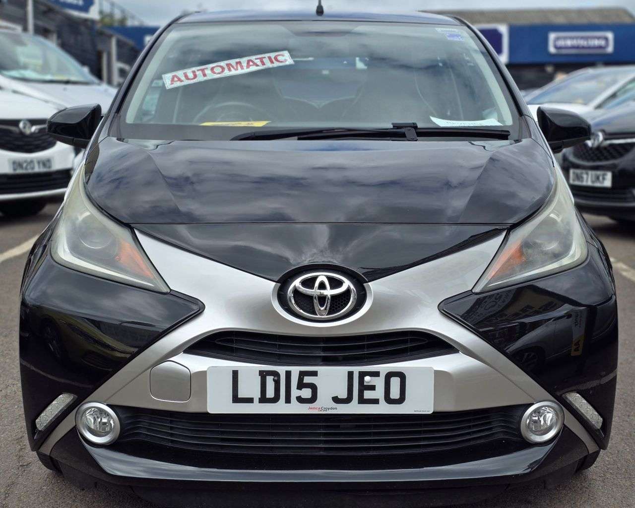 A 2015 TOYOTA AYGO AUTOMATIC 1.0 VVT-i x-clusiv Hatchback 5dr Petrol x-shift Euro 5 Euro 5 (68 A 2015 TOYOTA AYGO AUTOMATIC 1.0 VVT-i x-clusiv Hatchback 5dr Petrol x-shift Euro 5 Euro 5 (68