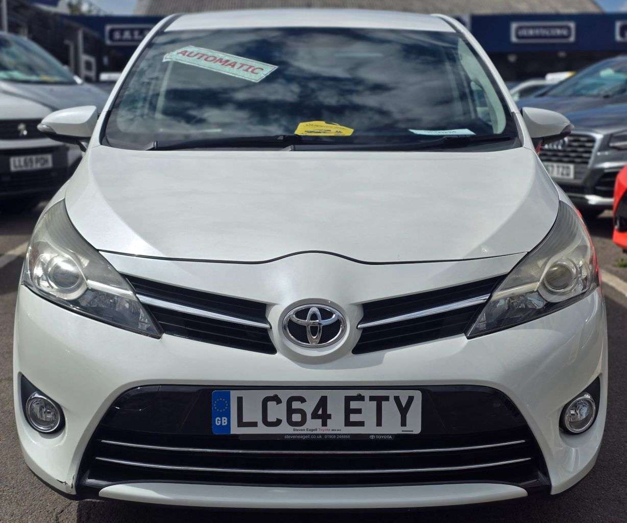 A 2014 TOYOTA VERSO 1.8 AUTOMATIC V-Matic Icon MPV 5dr Petrol Multidrive S Euro 5 Euro 5 (147 p A 2014 TOYOTA VERSO 1.8 AUTOMATIC V-Matic Icon MPV 5dr Petrol Multidrive S Euro 5 Euro 5 (147 p