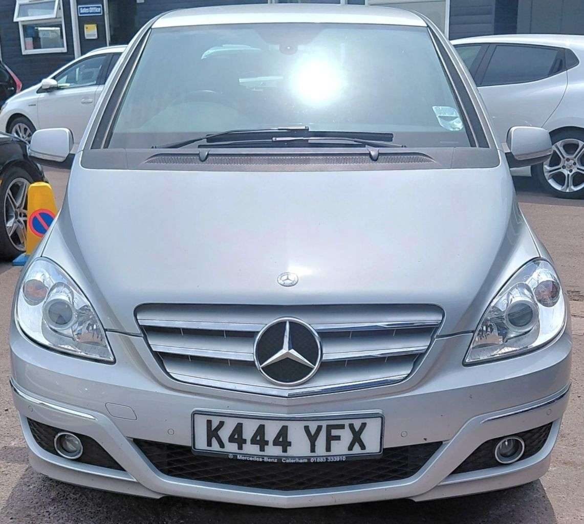 A 2011 MERCEDES-BENZ B-CLASS 1.5 B160 SE MPV 5dr Petrol CVT (168 g/km, 95 bhp) FRONT/REAR SENSORS A 2011 MERCEDES-BENZ B-CLASS 1.5 B160 SE MPV 5dr Petrol CVT (168 g/km, 95 bhp) FRONT/REAR SENSORS