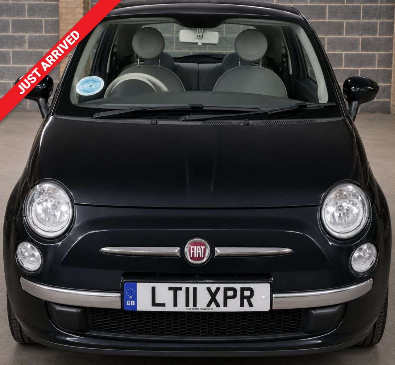 A 2011 FIAT 500 AUTOMATIC 0.9 TwinAir Lounge Hatchback 3dr Petrol Dualogic Euro 5 (s/s) (85 A 2011 FIAT 500 AUTOMATIC 0.9 TwinAir Lounge Hatchback 3dr Petrol Dualogic Euro 5 (s/s) (85